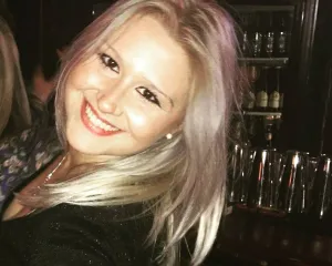 Avokatja e njohur Enida Bozhegu ironizon Ilir Meten