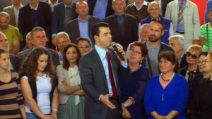 Basha : 60 ditë pashkesh në çadër !