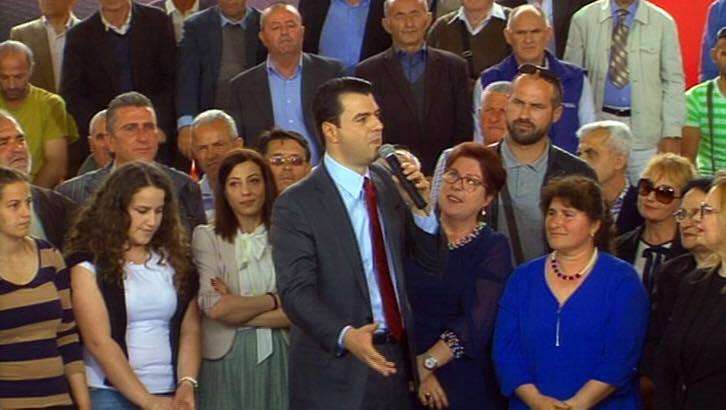 Basha : 60 ditë pashkesh në çadër !