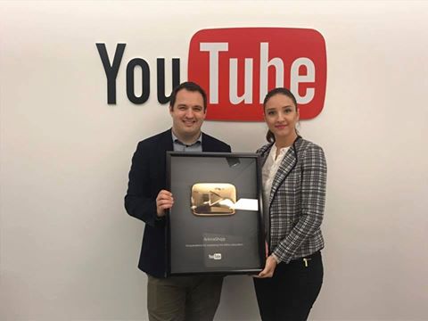 Arkiva Shqip nderohet me simbolin e Butonit të artë nga You Tube
