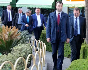 Bashës i ka mbetur vetëm një rrugë…!