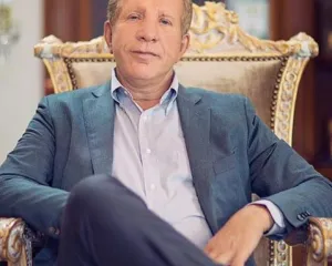 Pacolli shumë aktiv në rrjetet sociale