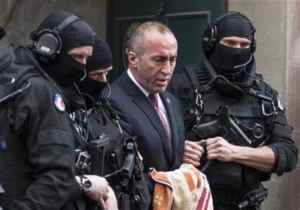 Kur Komandanti tradhëton ”ushtarët ”