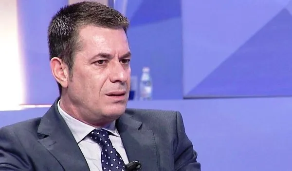 ”Plas sherri në “Opinion” Vangjeli-Rakipllari, shahen live!