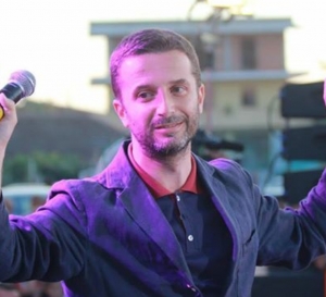 Erion Brace: Armand ti bëjë tifo për pulat kur une beja tifo per futbollin!