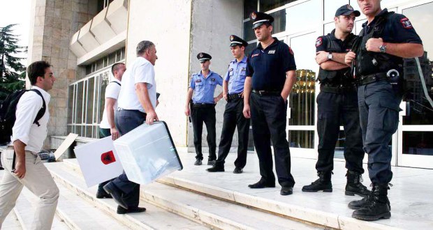Ministri i ri Dritan Demiraj cakton  detyrat për policinë
