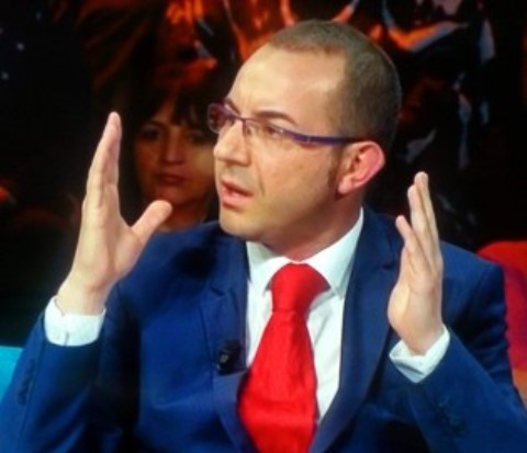 Nuk besoj se në historinë e një vendi të ketë individë që të kenë punuar dhe kontribuar më shumë kundër interesave të tyre kombëtare se vetë shqiptarët.