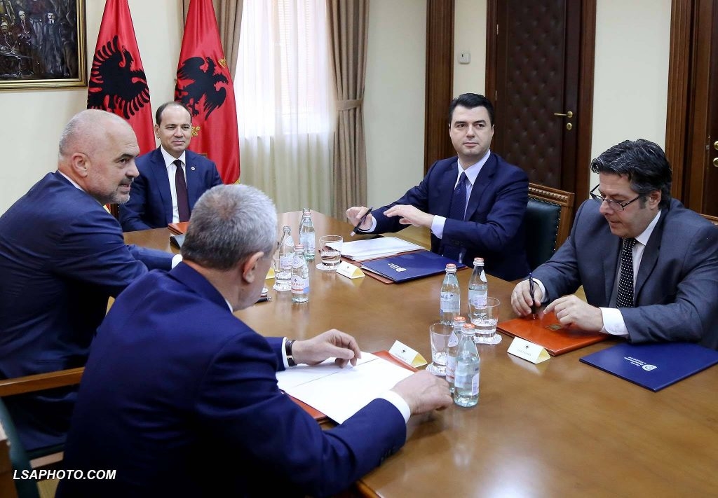 Nuk ka marrëveshje! Përfundon takimi i liderëve kriza vazhdon