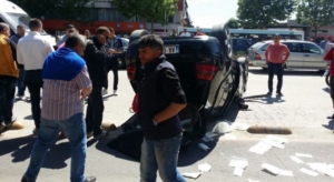 Aksident në Laprakë, përmbyset makina