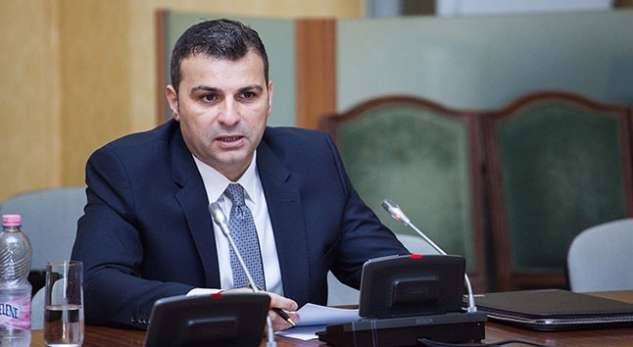 Skandali i tenderit të parë që firmos pasuesi i Fullanit!