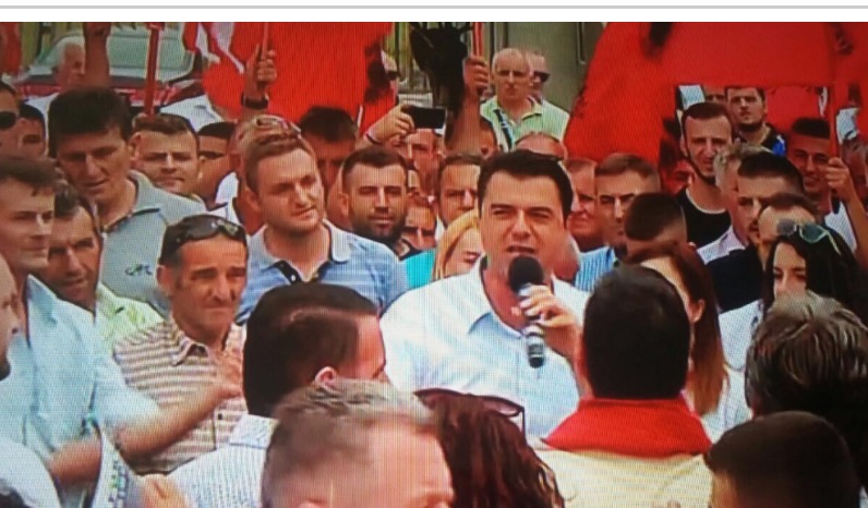 Basha ne Rinas, na mbeshtet presidenti amerikan