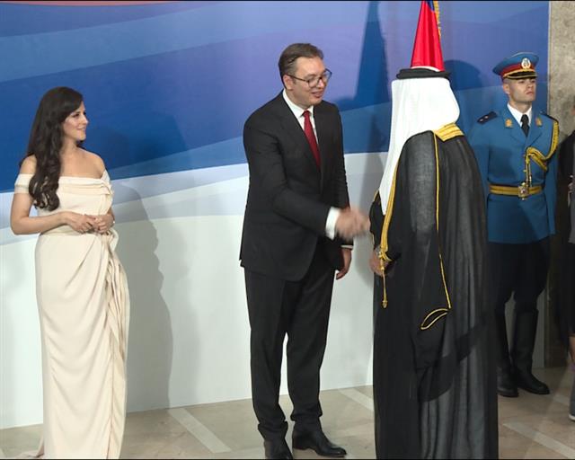 Bashkëshortja e Vucic i la të gjithë pa fjalë në ceremoninë e inaugurimit të presidencës  Tani