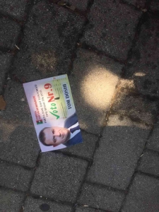 Kryetari i PSD-së Shkodër kapet duke shpërndarë ushqime në këmbim të votave për Tom Doshin