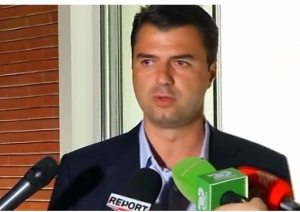 Rezultatet paraprake, Basha mbledh këshilltarët