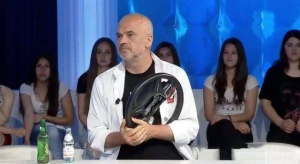 Njëherë timonin, pastaj programin! Ose, ç’thotë populli bën partia!