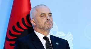 Rrogozhina “zbor” Ramës: O hajdut na ke vjedh simbolin…do e hash!