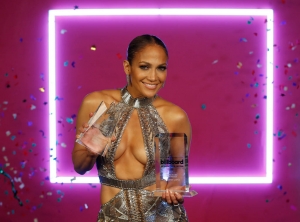 Video/ Jennifer Lopez ka një mesazh për ju……