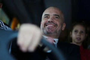 Edi Rama bën  autoironi