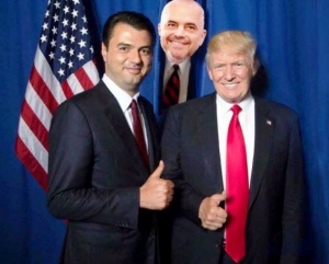 Fotohumor/Nga Genc Sejko