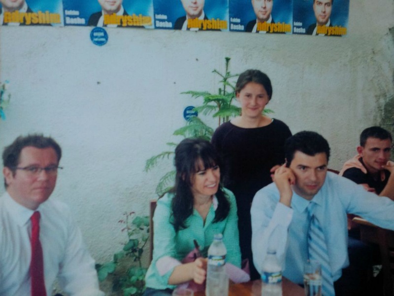 Edhe Fazlliç  shigjeton Bashën: Stili i Koresë së Veriut, u prehsh në paqe PD (FOTO)