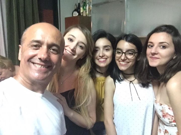 Njihuni me mbesat e Salsano Rrapit