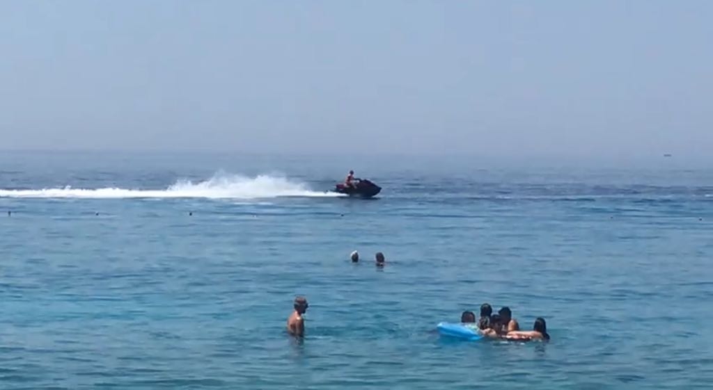 Video/ Vrasës në breg të detit