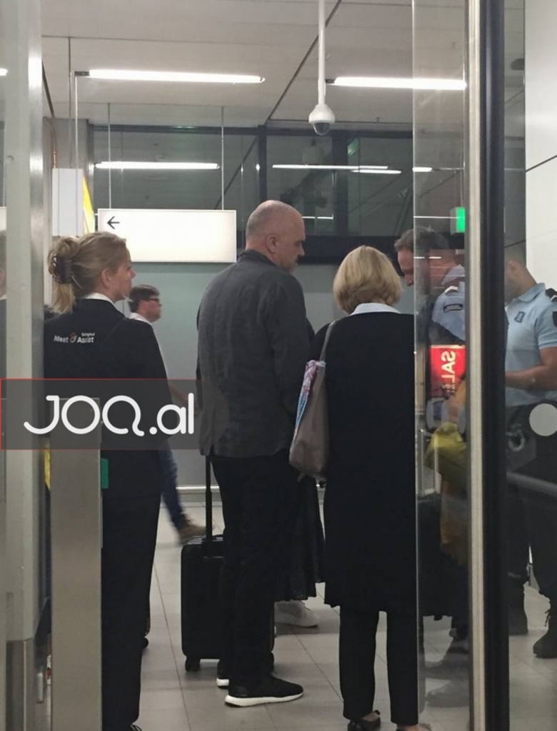 Edi Rama ndalohet në aeroport nga policia holandeze, çfarë ndodhi…?(Foto)