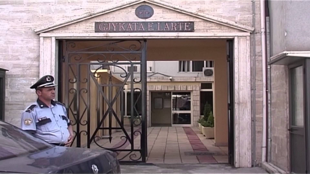 Gjyqtarëve dhe prokurorëve që kanë  shitur drejtesine po u vjen fundi bashke me pasurite e fshehura!