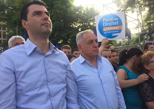 Opozite e pafokusuar