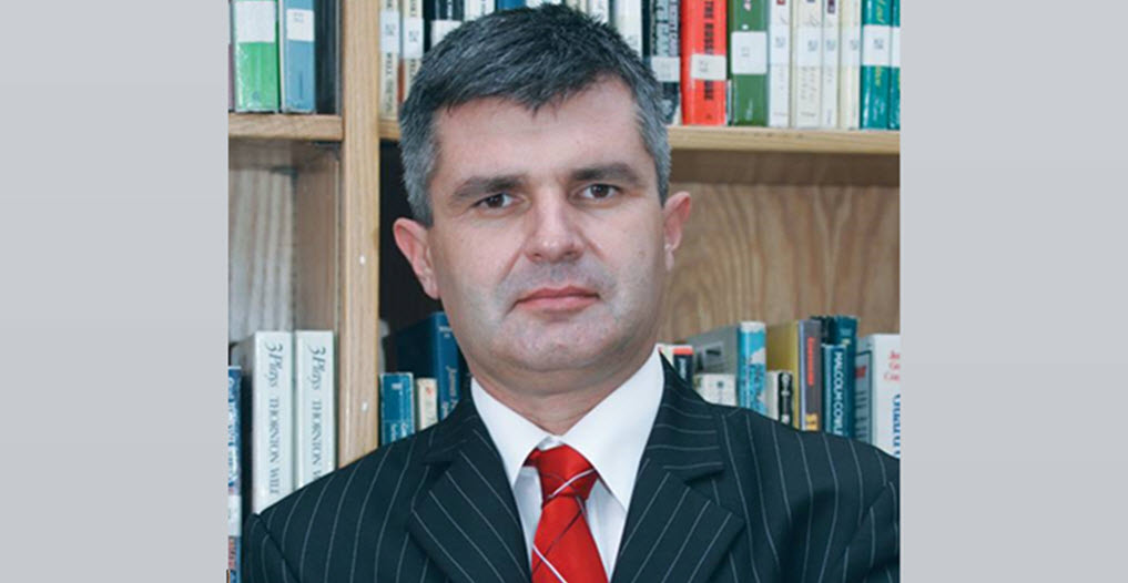Romeo Gurakuqi kërcënon Ramën: Mendoje mirë para se të kërkosh dekretin për kryeministër