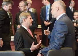 Hahn: Shqipëria larg BE-së, vetëm ne Serbinë e Malin e Zi po negociojmë për anëtarësimin