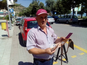 Gjen portofolin e turistit me 1.100 euro brenda, nuk do ta besoni çfarë bën ky kuksian