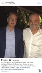Vuçiç, iu publikon foton: Pushuan tek ne