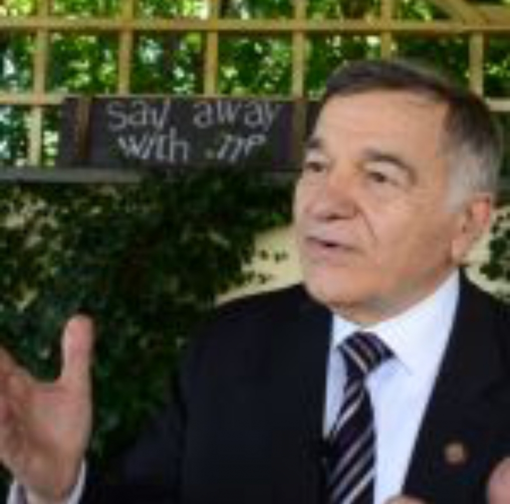 DioGuardi: Berisha me të bijën dhe të birin kanë miliarda dollarë. Si i kanë bërë?