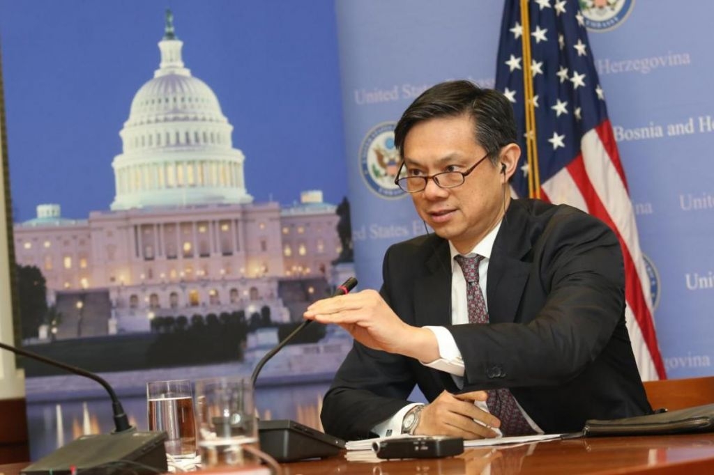 Zyrtari i lartë amerikan Hoyt Brian Yee:Pres vazhdimin e bashkëpunimit mes shumicës dhe opozitës