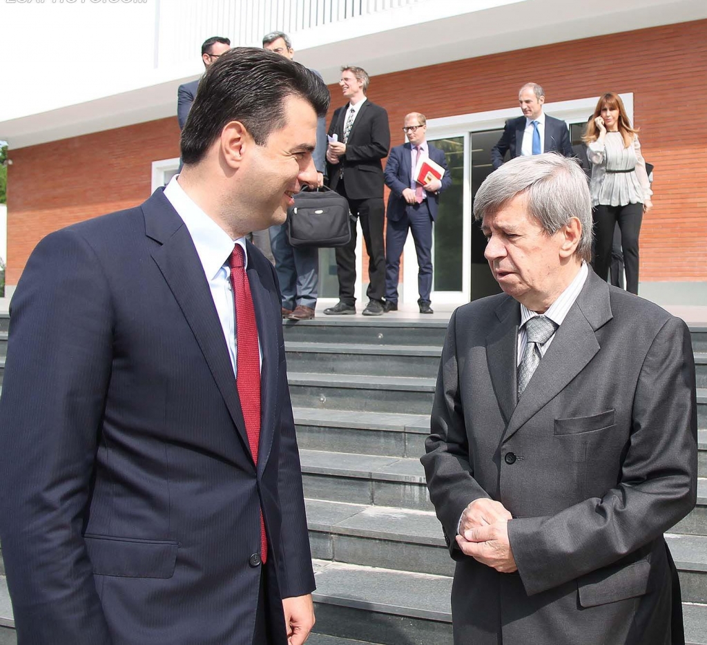 Eduard Kukan uron Lulzim Bashën, presim bashkëpunim në muajt në vazhdim