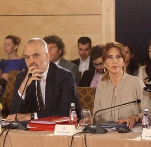 Majlinda Bregu Ministre e Diasporës?