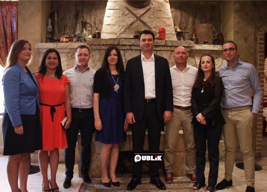 Basha falenderon ministrat e  qeverise Rama!