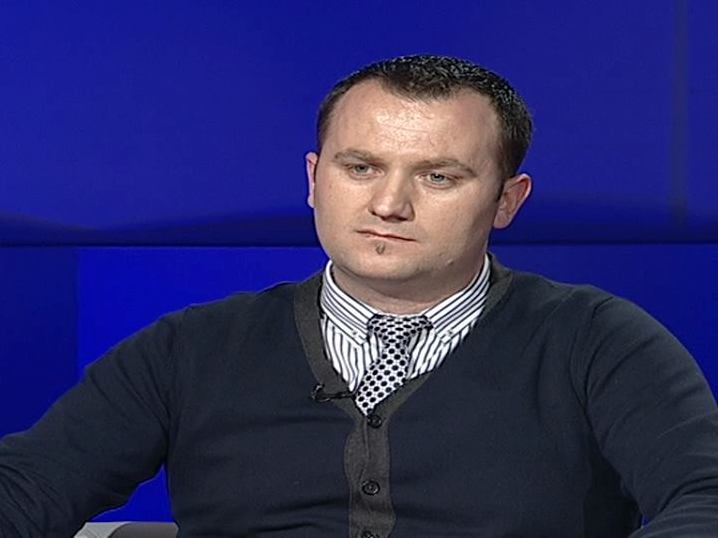 O kafshë, a e kuptoni se e keni lodhur këtë popull