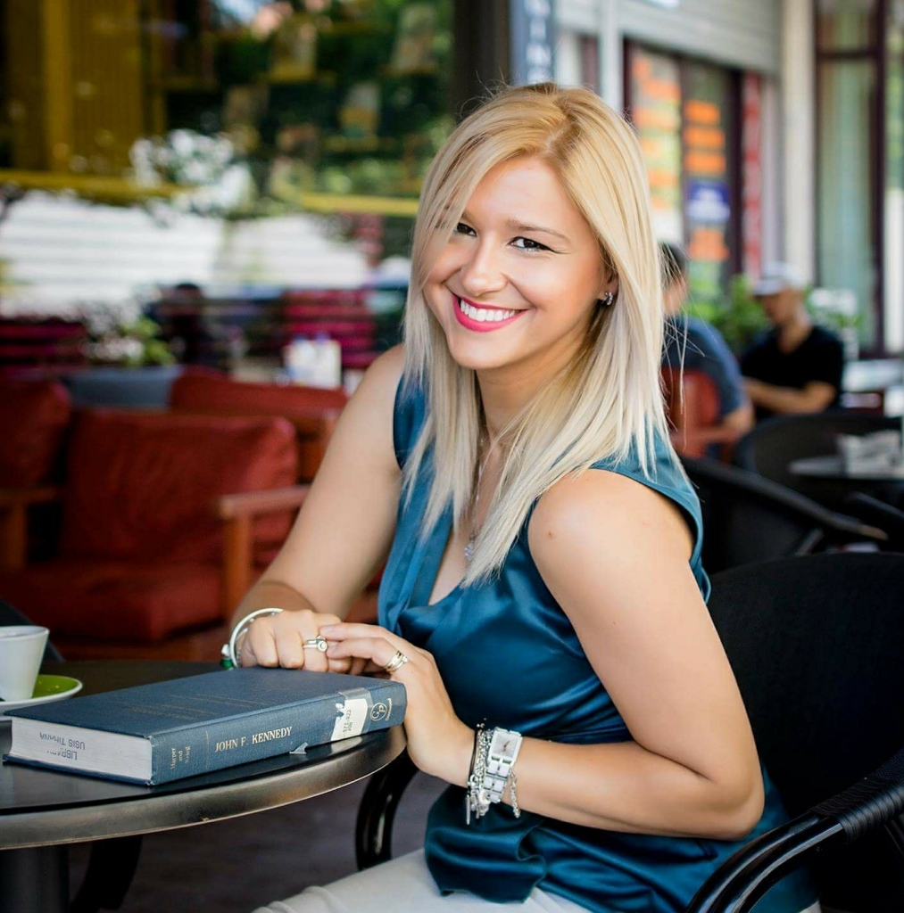 Shqiperia e 1001 halleve ka nevoje per vlera dhe duhet ta bejme ne