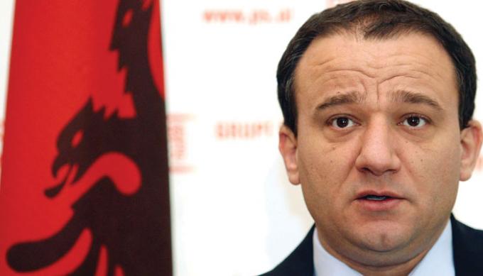 Andis Harasani:TA Q* MAMIN, O KU*Ë E VOGËL