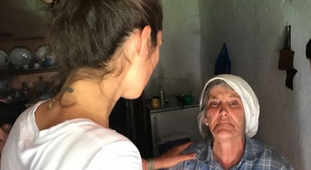 Modelja: Varfërinë që kam pa në Shqipëri, s’e gjen mes shqiptarëve të Malit të Zi