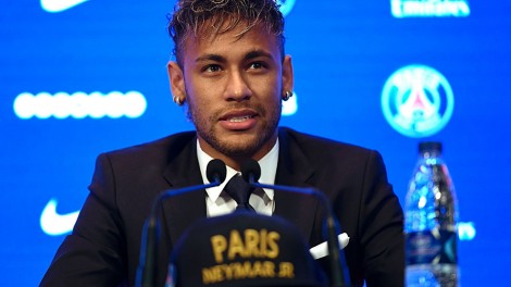 Gazetari i thotë që u largove për para, por përgjigja e Neymar i la të gjithë pa fjalë