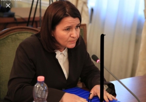 Video/Natasha Mulaj (Haklaj), Cila eshte ajo dhe si i del llogaria me kriteret e Vettingut.