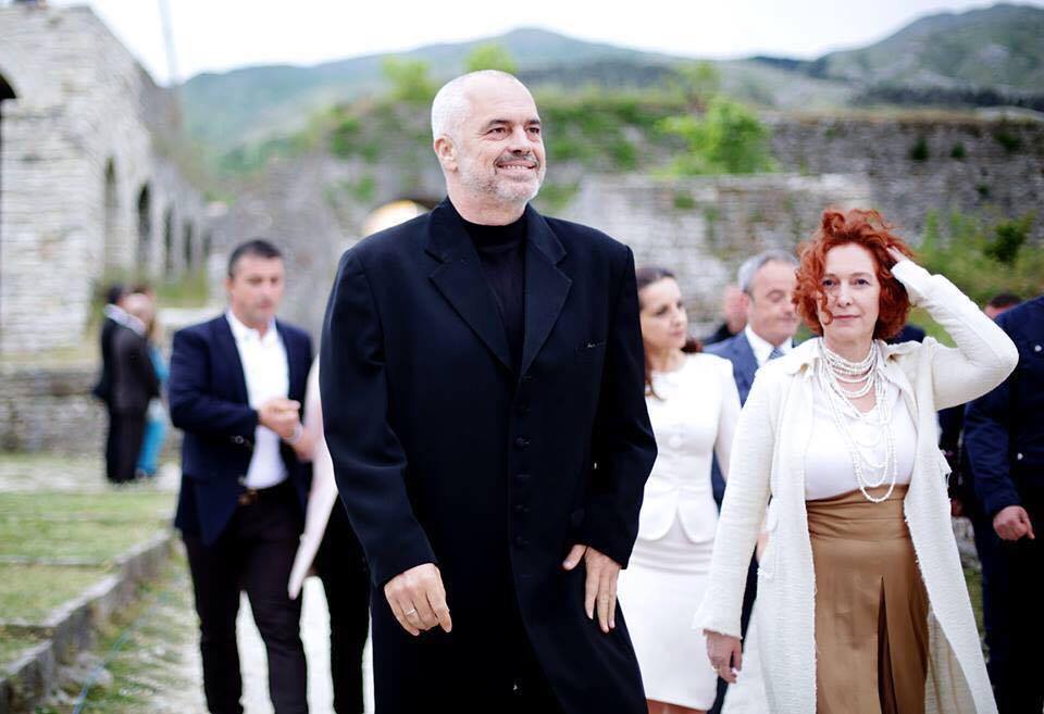 Ambasadorja Vlahutin: Reforma zgjedhor, Vetingu, rivlerësimi i gjyqtarëve dhe prokurorëve, është kyç për konfirmimin e rekomandimit