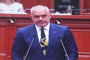 Akuzoi opozitën për  informalitet, nuk ndalen akuzat dhe komentet ndaj Kryeministrit Rama