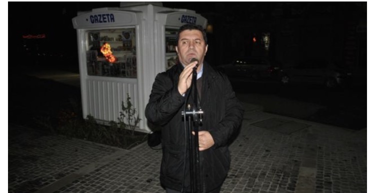 makina e kreut të Bashkisë së Lezhës në flakë