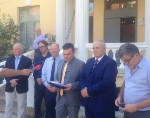 Antikomunizmi kauza  natyrale e partive tona