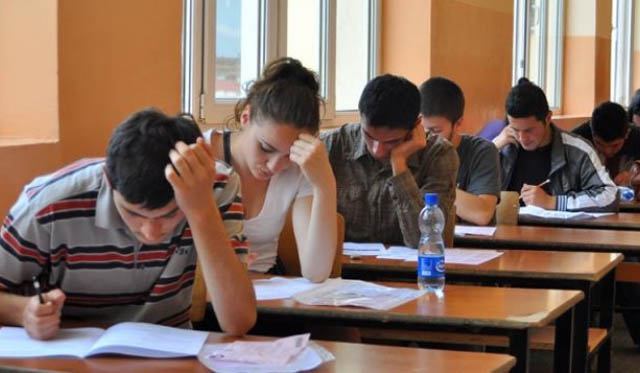 Kur isha femijë, i lumturohesha, të parës ditë…