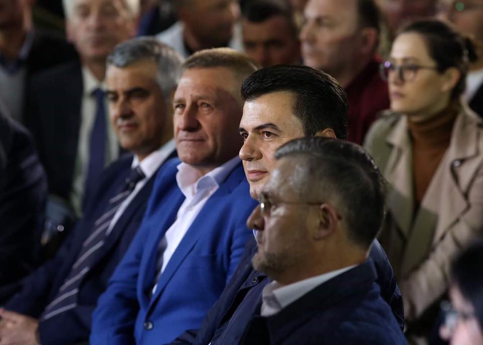Nard Ndoka kërkesë për largim nga grupi parlamentar i PD-së. Po Vangjel Dule?